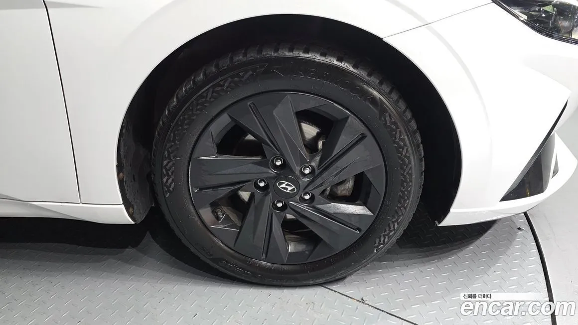 Hyundai AVANTE — фото 4