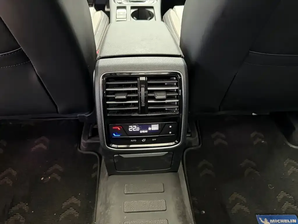 Volkswagen Magotan 2023 из CN, фото 4