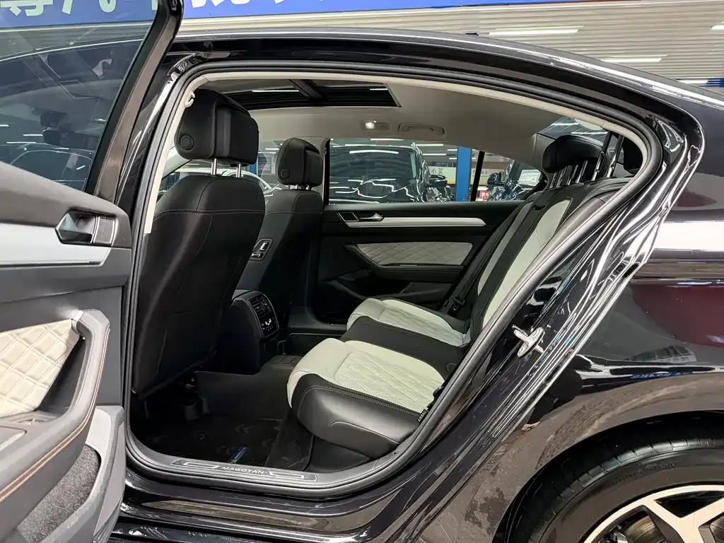 Volkswagen Magotan 2023 из CN, фото 5