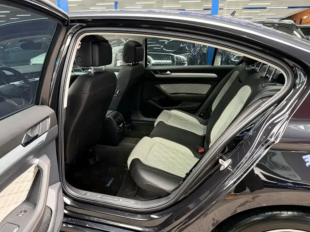 Volkswagen Magotan 2023 из CN, фото 10
