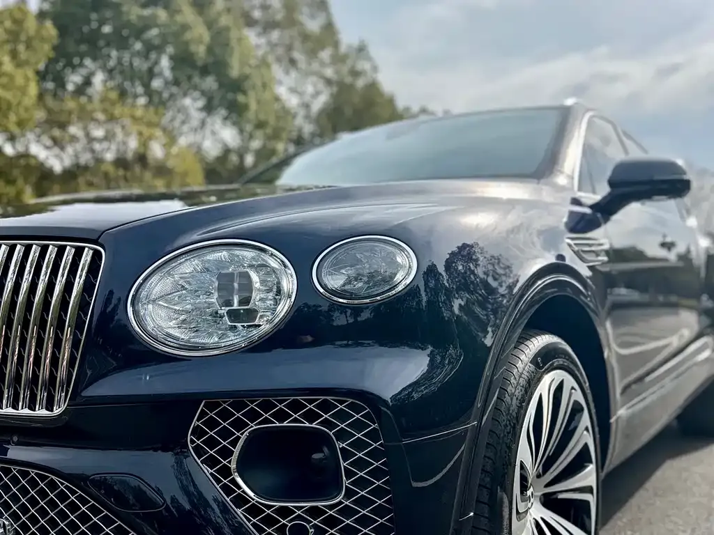 Bentley Bentayga 2024 из CN, фото 4