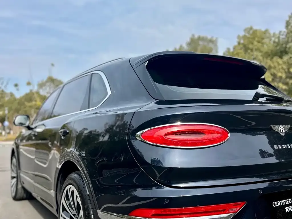 Bentley Bentayga 2024 из CN, фото 3