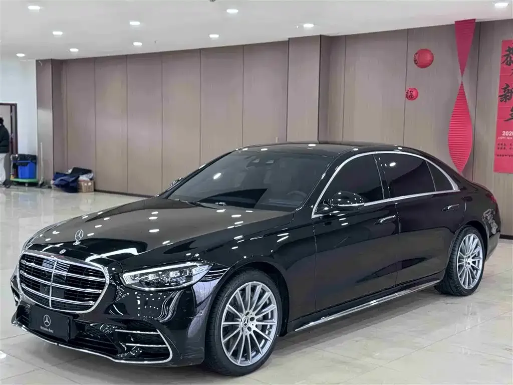 Mercedes-Benz S-Class — фото 1
