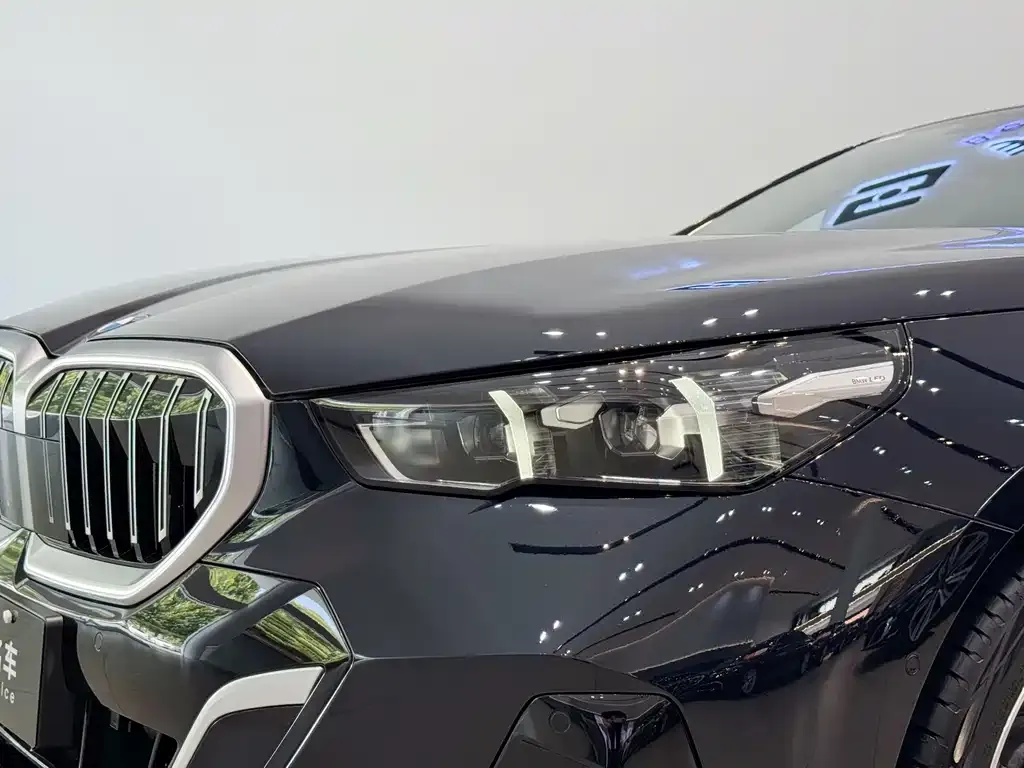 BMW 5 Series 2025 из CN, фото 5