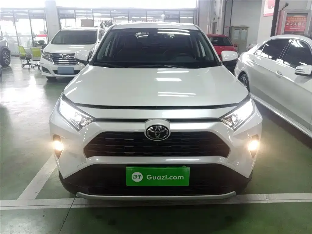 Toyota RAV4 2023 из CN, фото 8