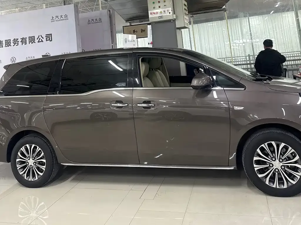 Buick GL8 2023 из CN, фото 5