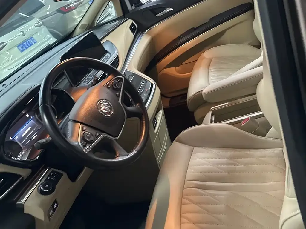 Buick GL8 2023 из CN, фото 4