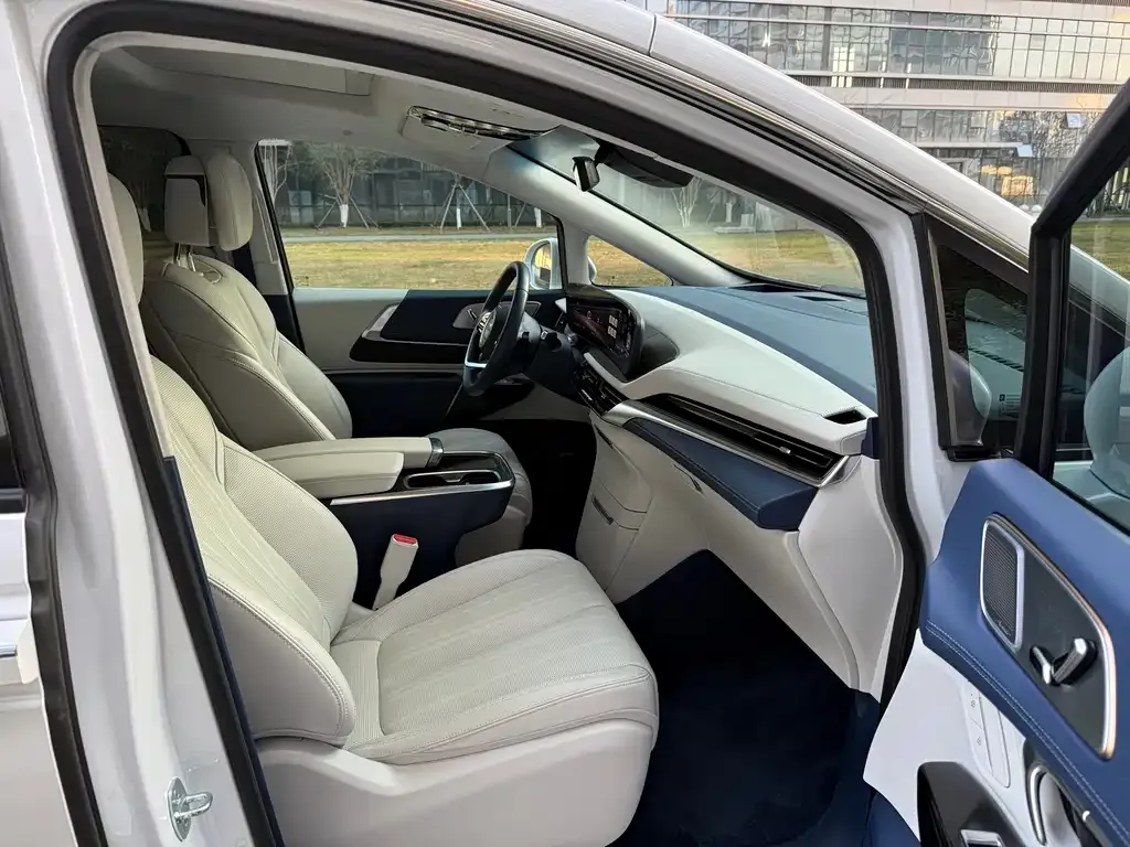 Buick Century 2023 из CN, фото 4