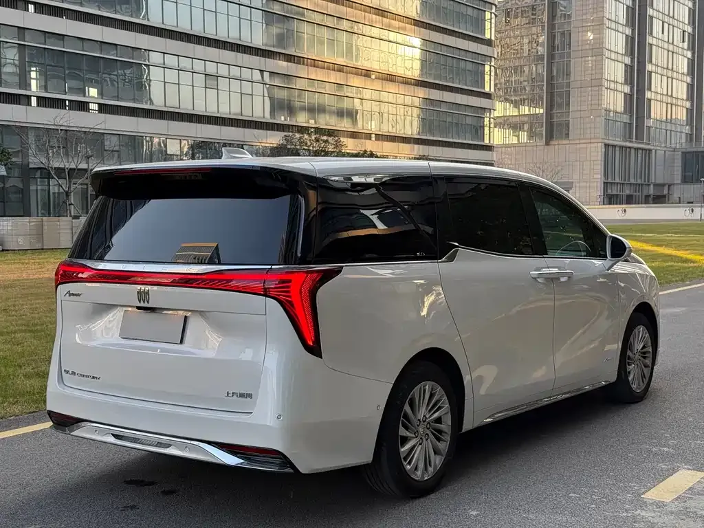 Buick Century 2023 из CN, фото 2