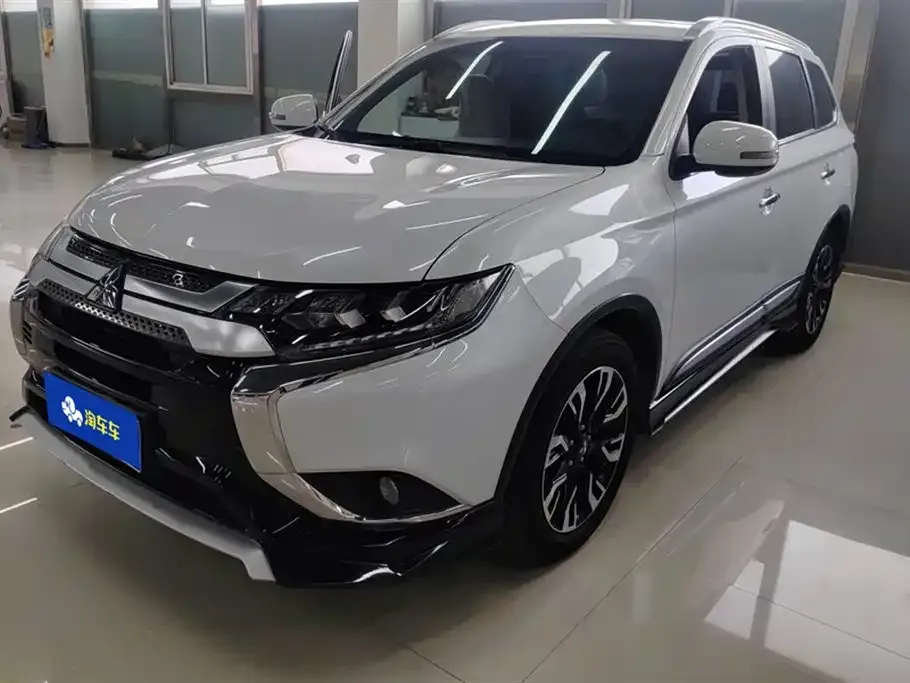 Mitsubishi Outlander 2021 из CN, фото 1