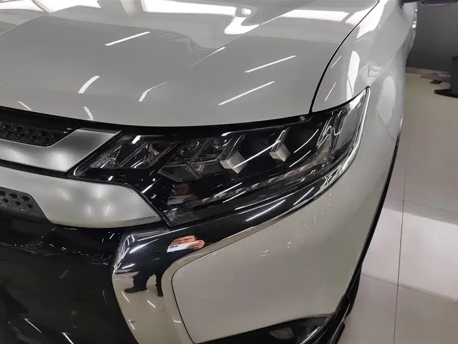 Mitsubishi Outlander 2021 из CN, фото 7