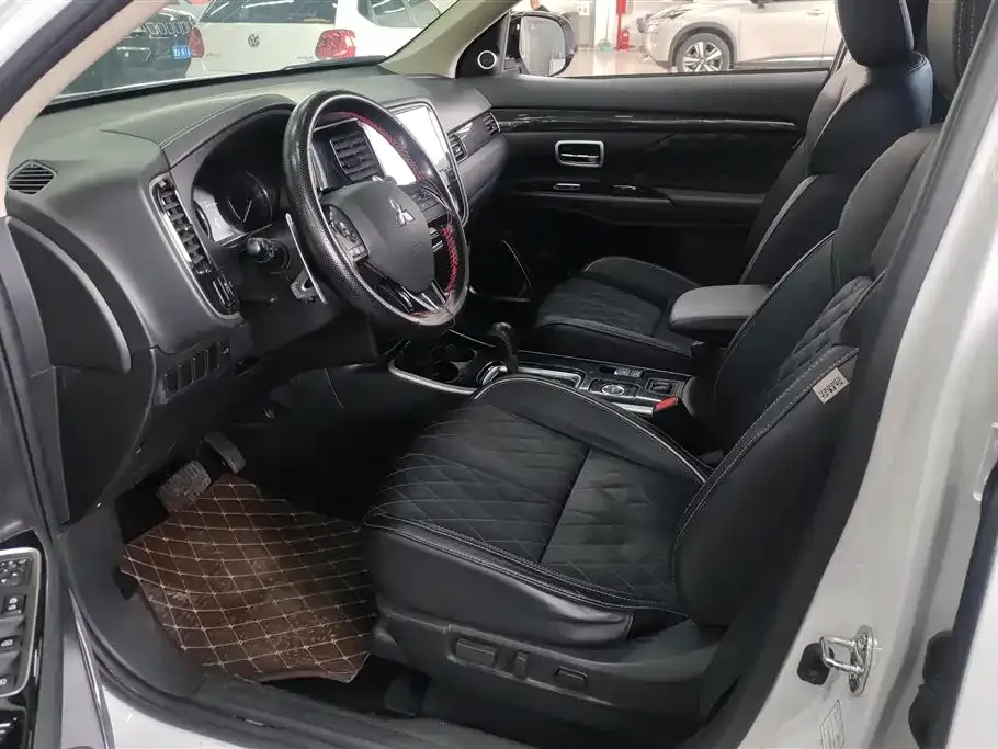 Mitsubishi Outlander 2021 из CN, фото 4