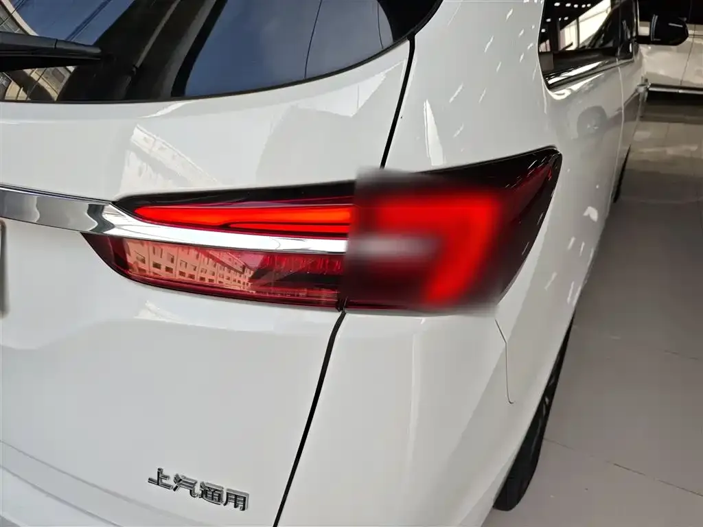 Buick GL8 2022 из CN, фото 3