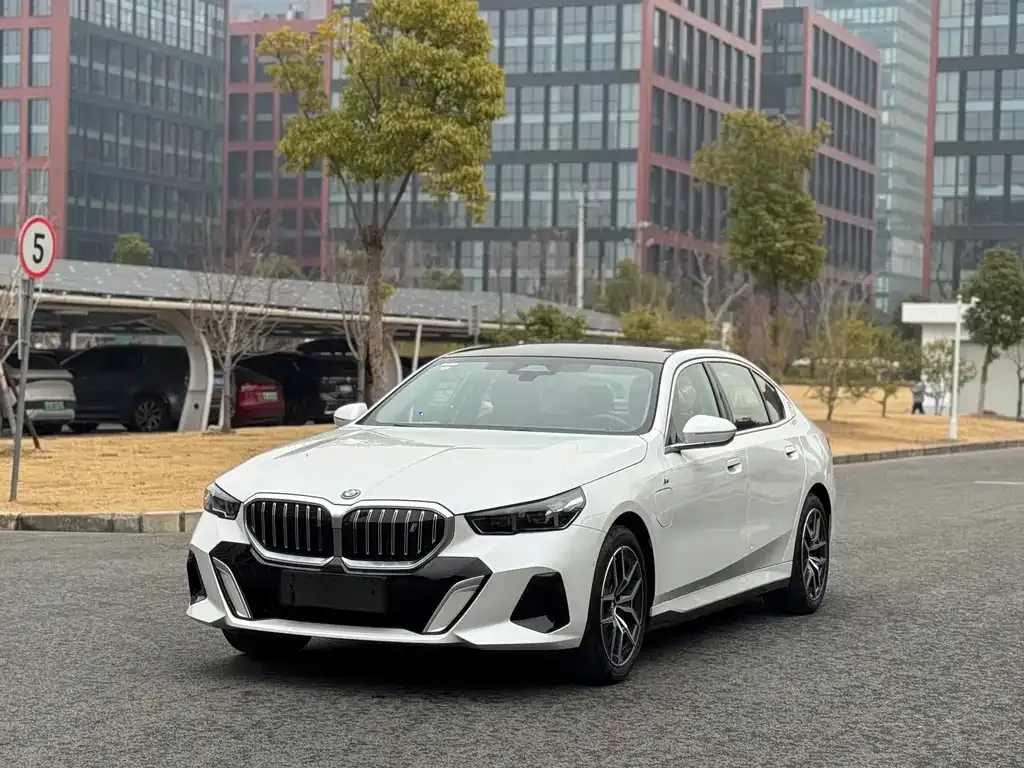 BMW i5 2025 из CN, фото 1