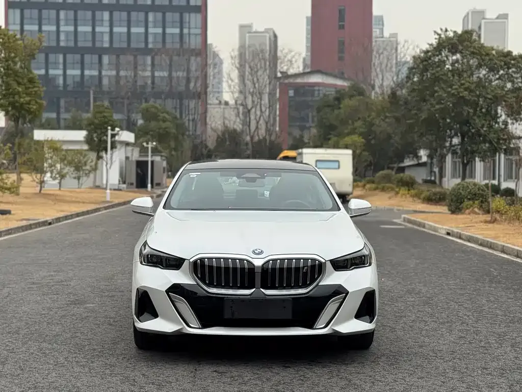 BMW i5 2025 из CN, фото 8