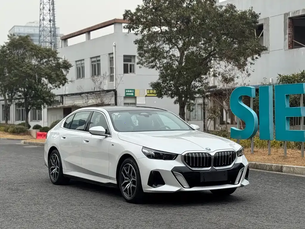 BMW i5 2025 из CN, фото 5