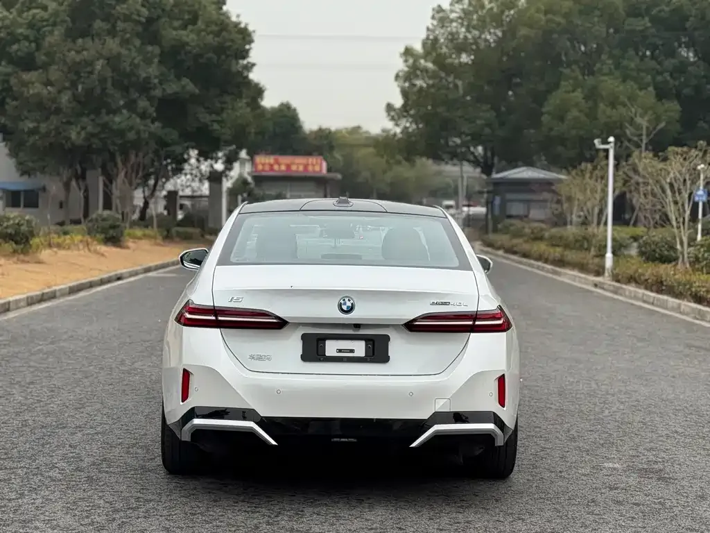 BMW i5 2025 из CN, фото 7