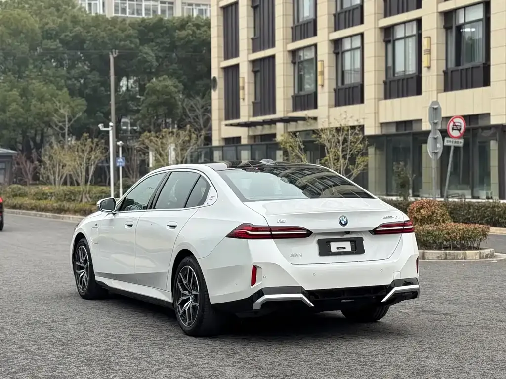 BMW i5 2025 из CN, фото 10