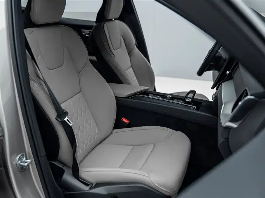 Volvo XC60 2026 из CN, фото 4
