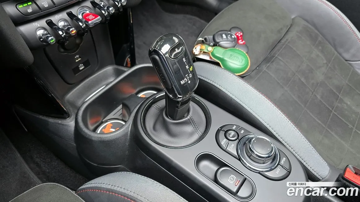 Mini Cooper Convertible 2024 из KR, фото 10