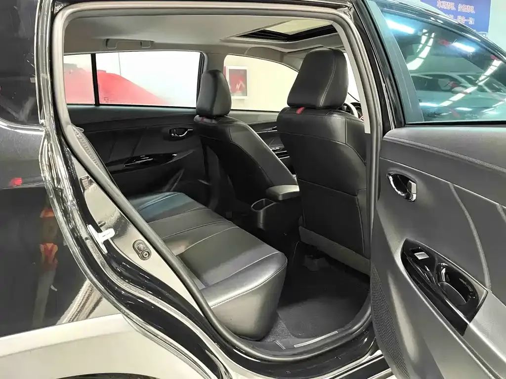Toyota Yaris L 2022 из CN, фото 8