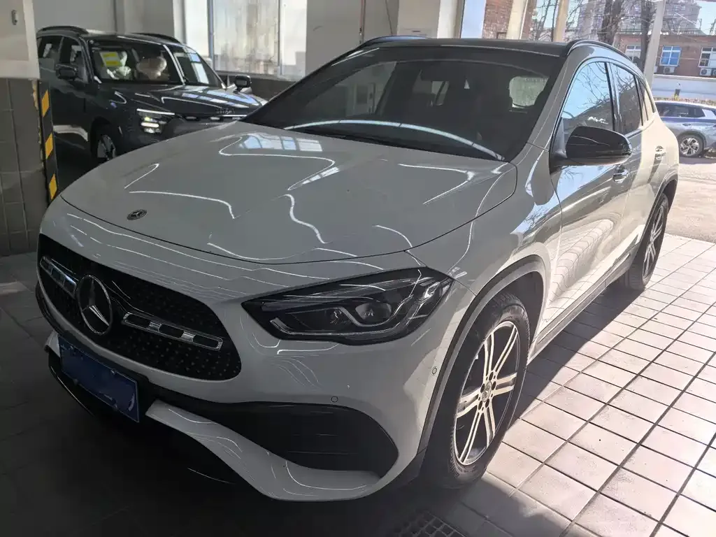 Mercedes-Benz GLA — фото 1