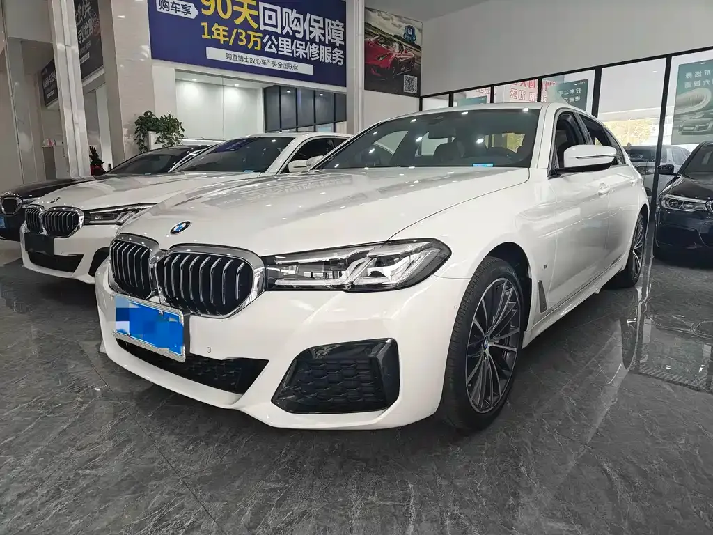 BMW 5 Series — фото 1