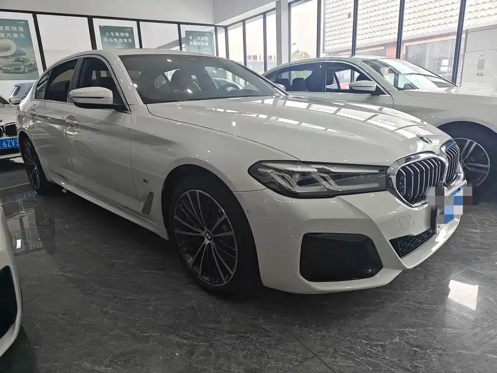 BMW 5 Series — фото 2