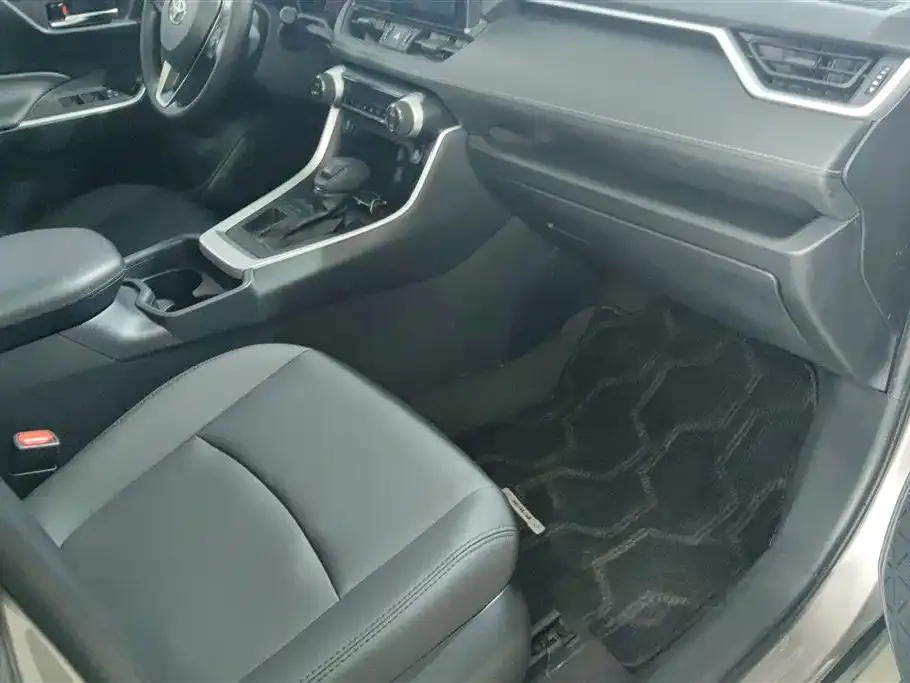 Toyota RAV4 2023 из CN, фото 7