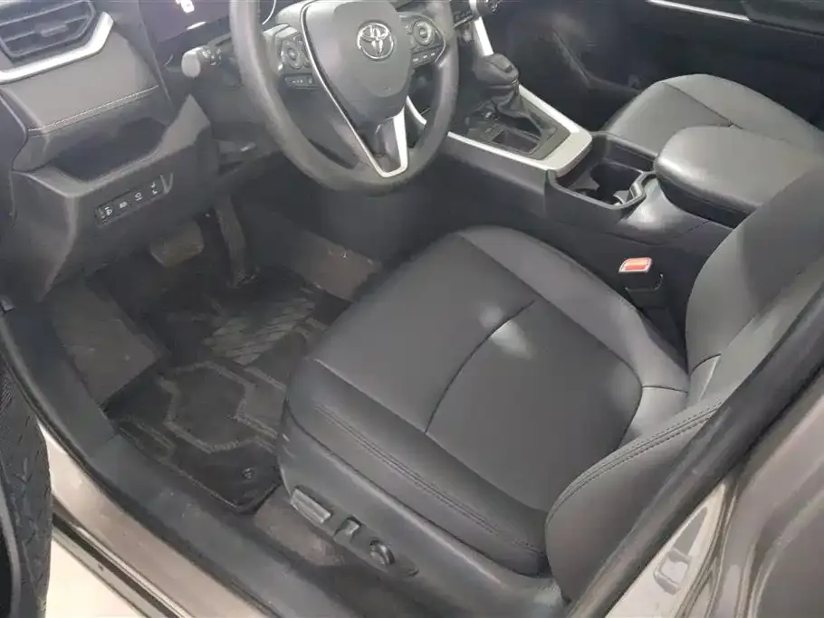 Toyota RAV4 2023 из CN, фото 9