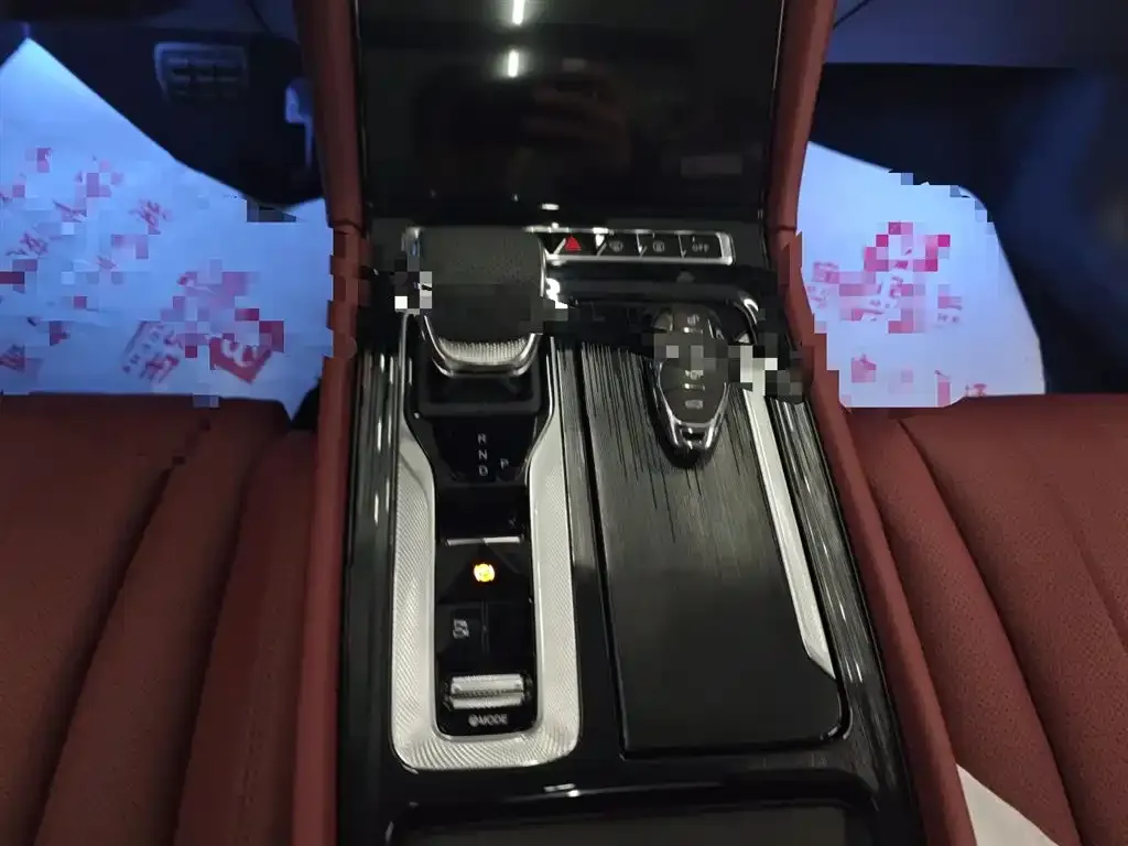 Hongqi H5 PHEV 2025 из CN, фото 2