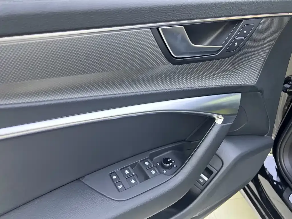 Audi A6L 2022 из CN, фото 8