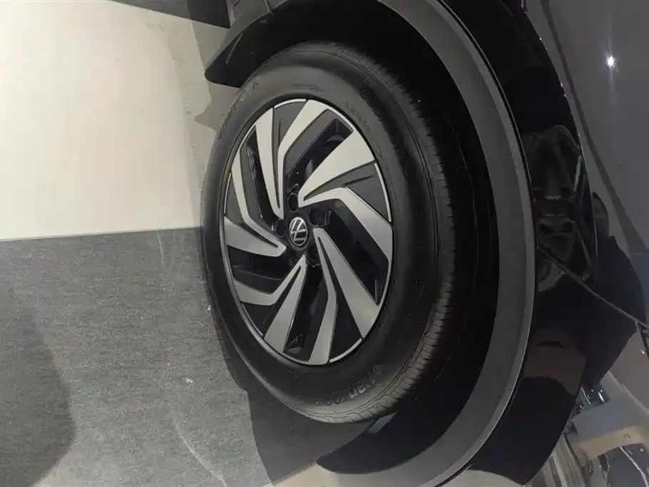 Volkswagen Tiguan L 2024 из CN, фото 2
