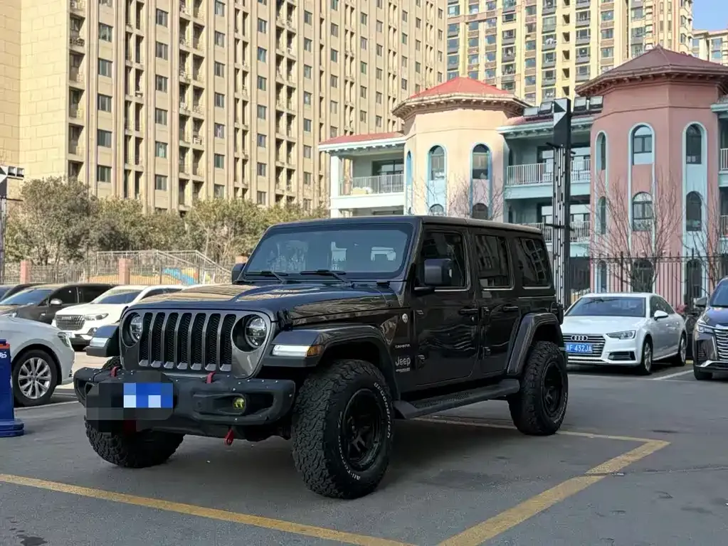 Jeep Wrangler — фото 1