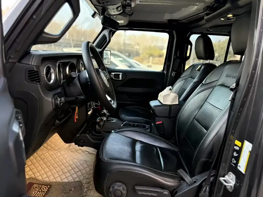 Jeep Wrangler — фото 6