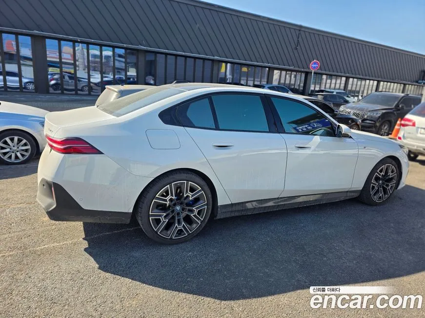 BMW 5-Series 2025 из KR, фото 1