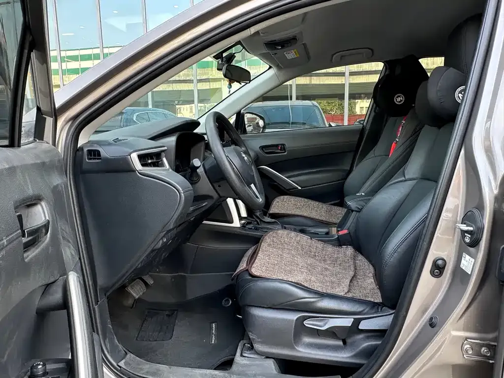 Toyota Frontlander 2024 из CN, фото 8