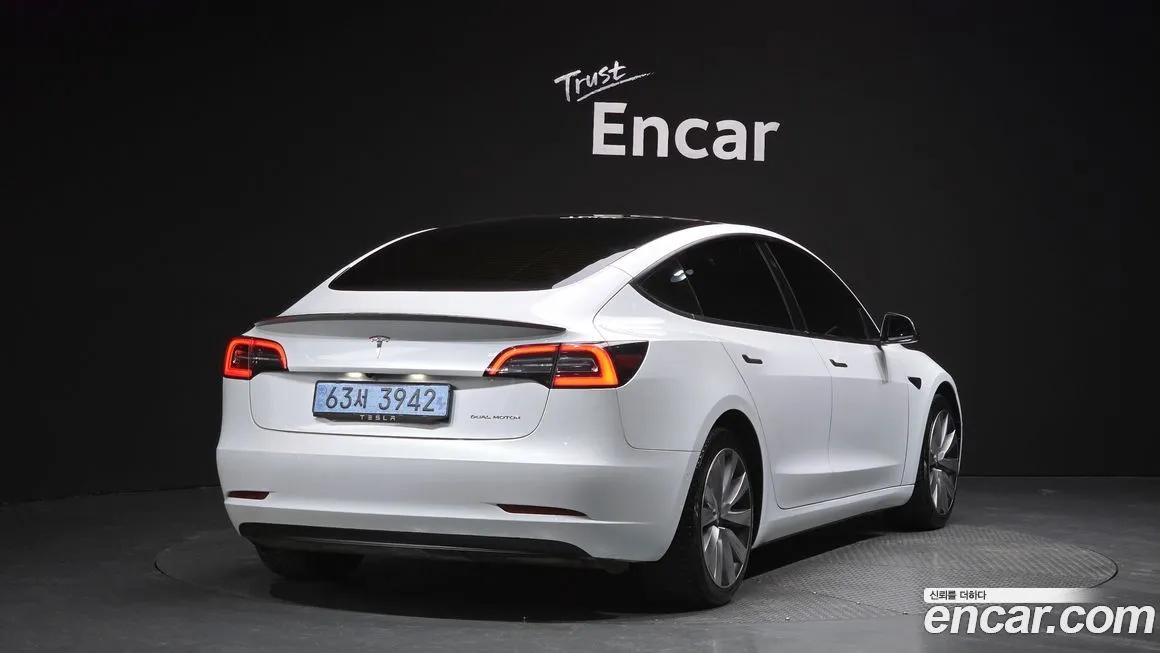 Tesla Model 3 2021 из KR, фото 2