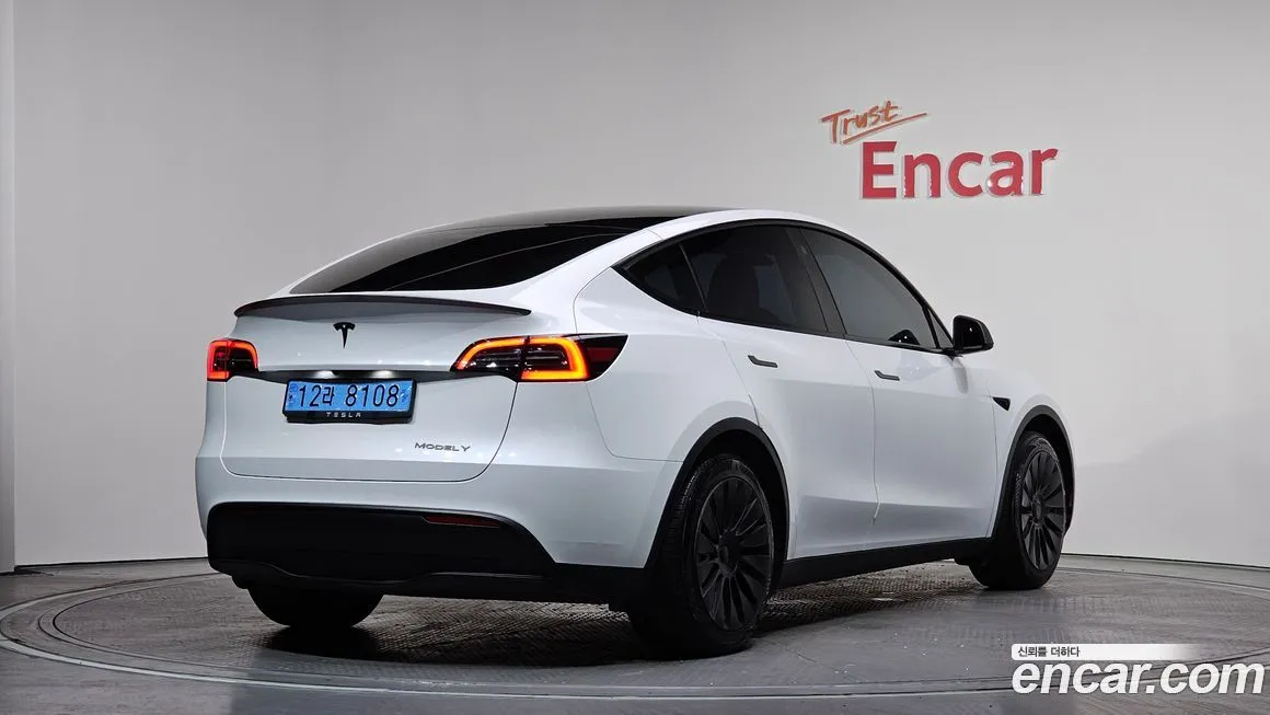 Tesla Model Y 2023 из KR, фото 2