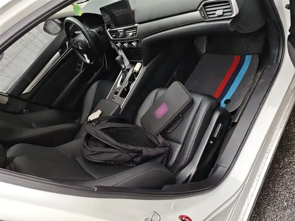 Honda Accord — фото 10