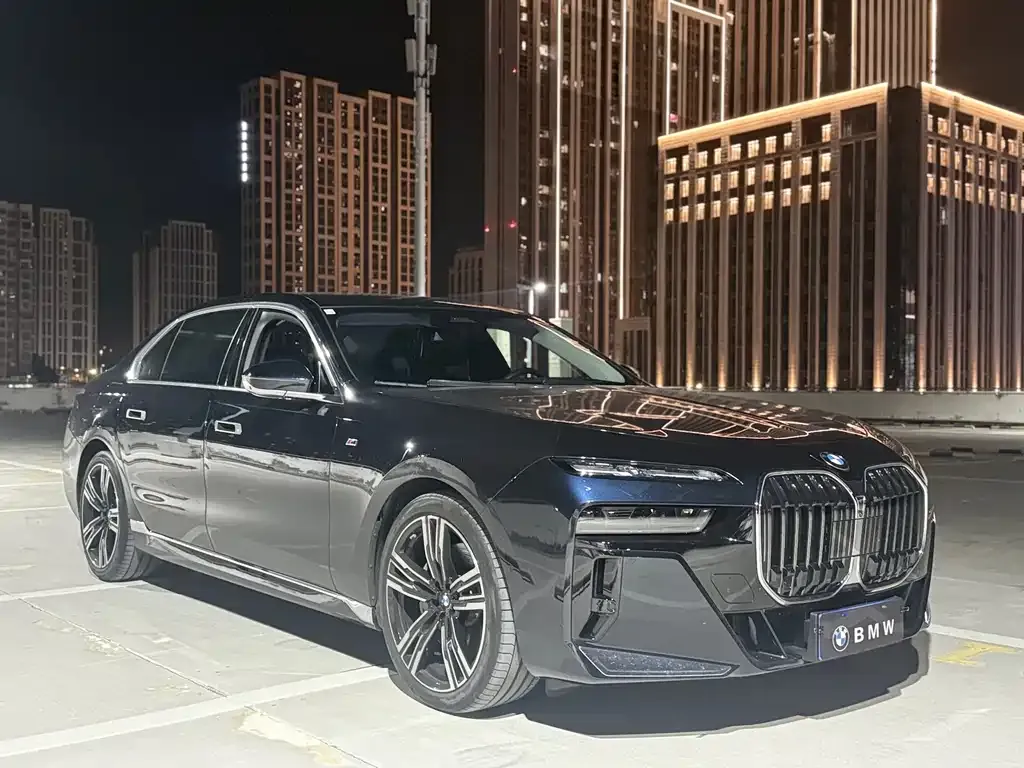 BMW 7 Series 2025 из CN, фото 10