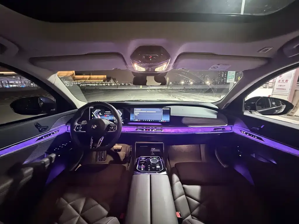 BMW 7 Series 2025 из CN, фото 8