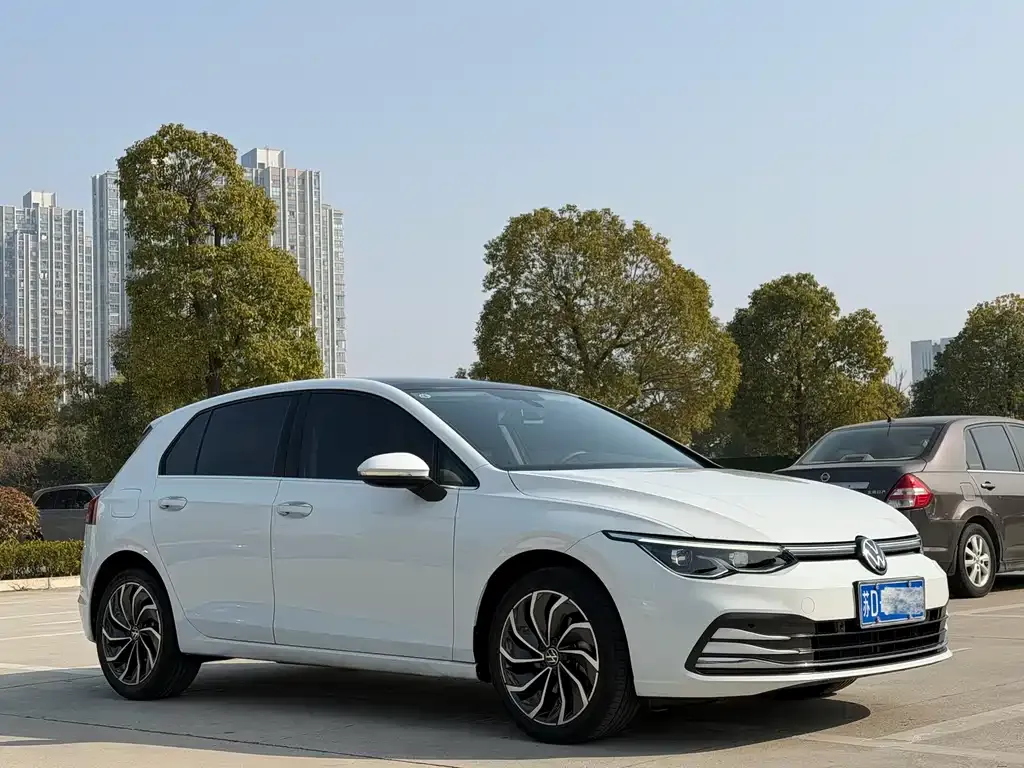 Volkswagen Golf 2023 из CN, фото 7