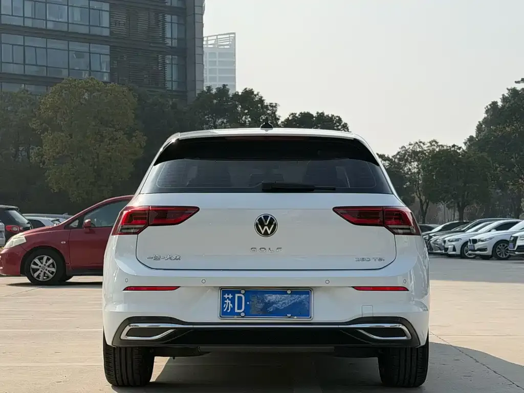 Volkswagen Golf 2023 из CN, фото 5