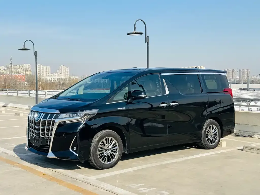 Toyota Alphard 2023 из CN, фото 1