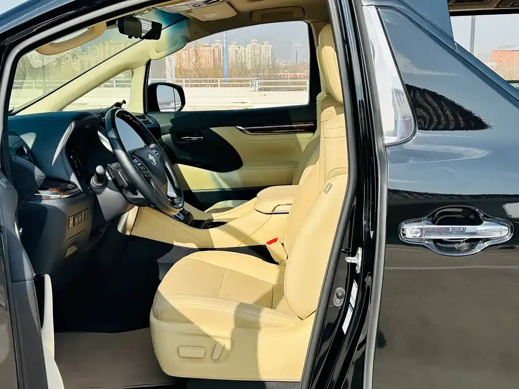 Toyota Alphard 2023 из CN, фото 9