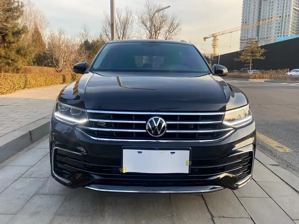 Volkswagen Tiguan L 2024 из CN, фото 2