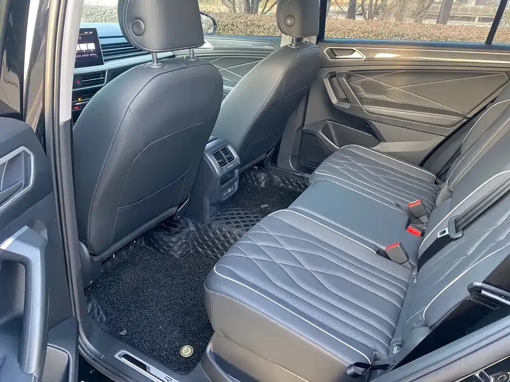 Volkswagen Tiguan L 2024 из CN, фото 5