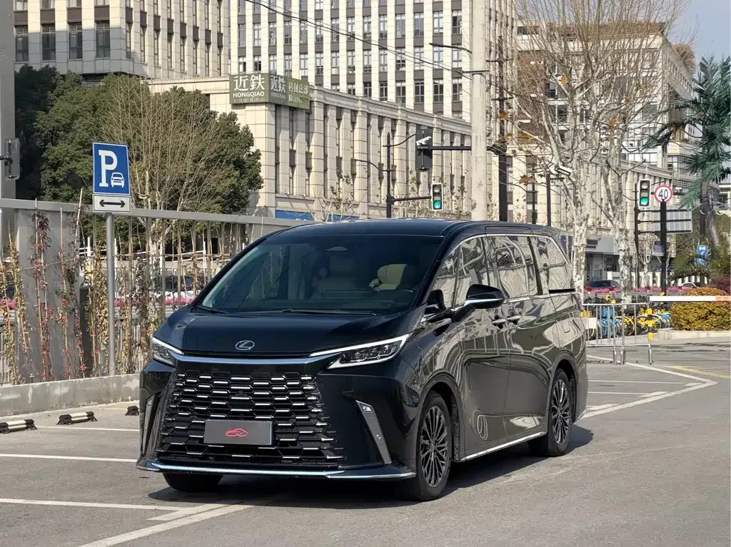Lexus LM 2023 из CN, фото 1