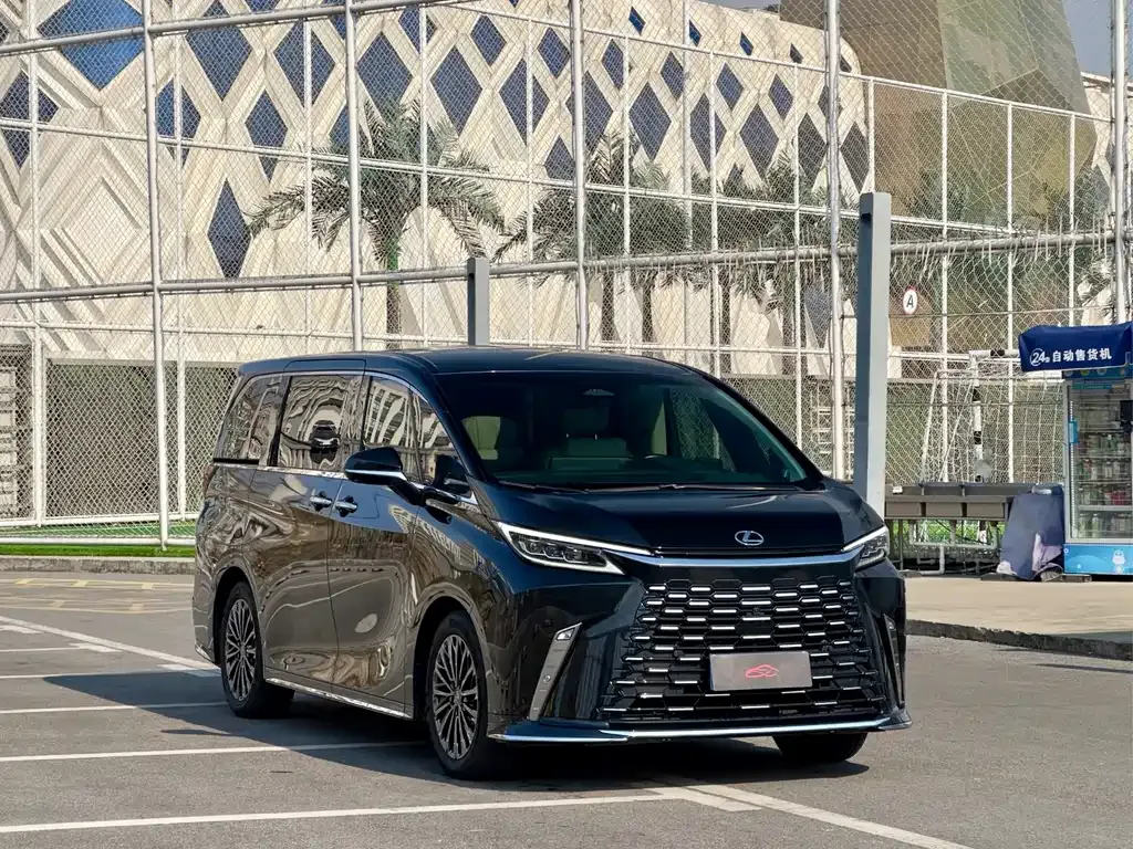 Lexus LM 2023 из CN, фото 3